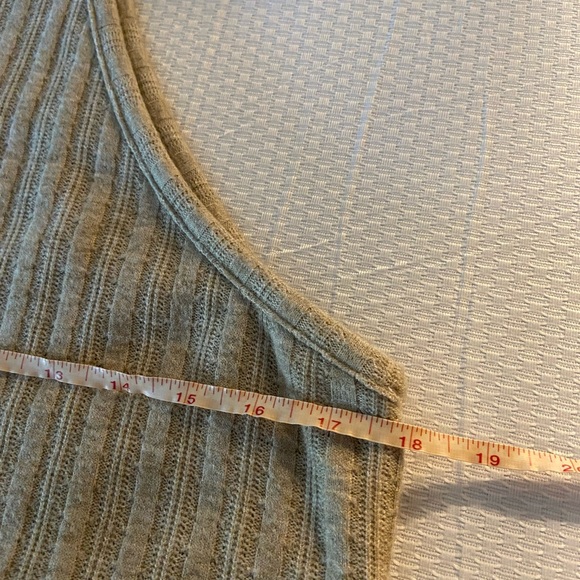 Beige sleeveless sweater dress - Picture 4 of 5